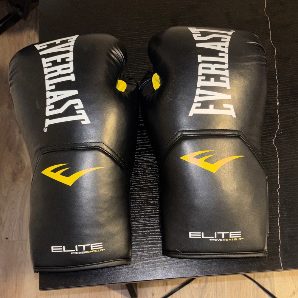Everlast Elite Black and Yellow Boxing Gloves 16oz XL